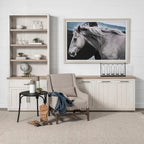 Madera maciza color marrón claro y blanco con aparador de 4 puertas de gabinete - 73W x 17D x 32H