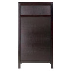 Vinoteca de madera color espresso, independiente, con capacidad para 20 botellas