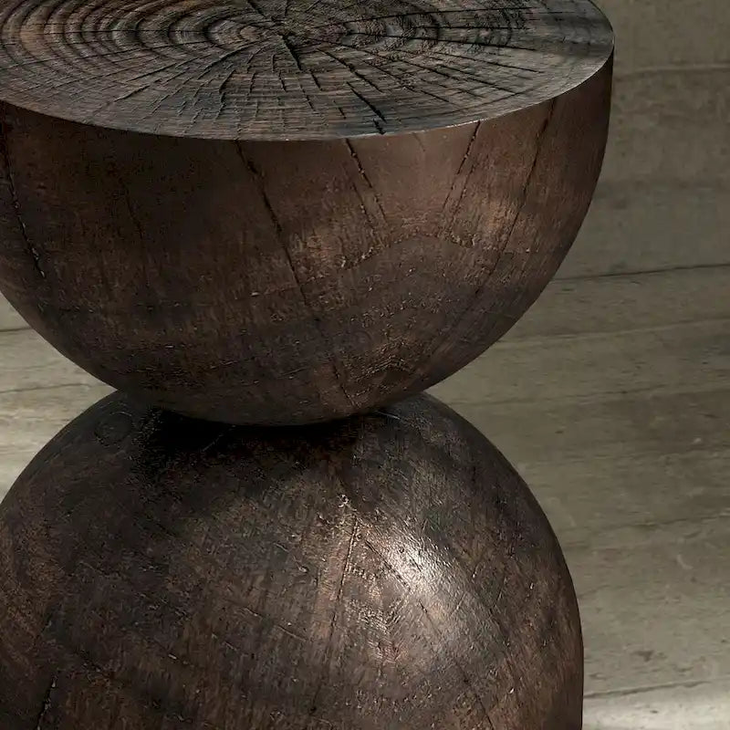 Mesa auxiliar de interior/exterior de piedra blanca con escamas doradas